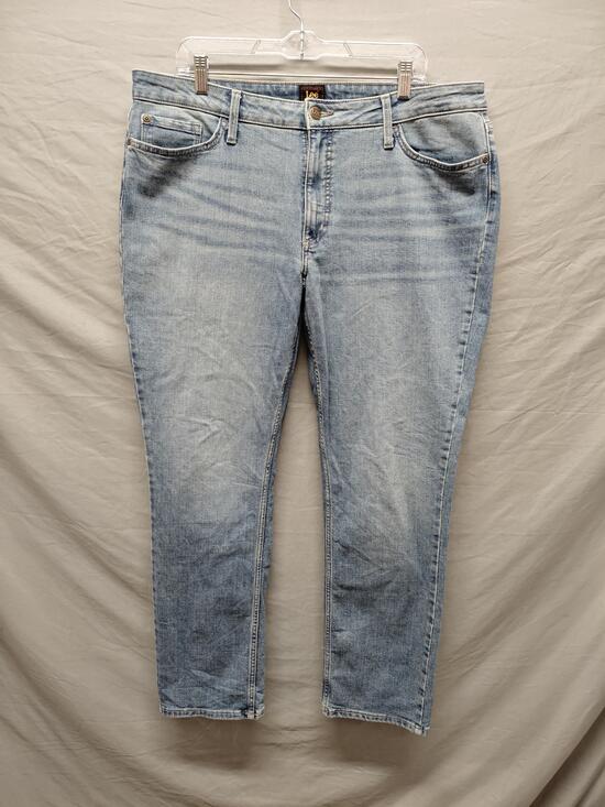 Lee Denim - Lee Jeans Womens 18L Light Wash Stretch Denim Slim Tapered 5-Pocket Zip Fly